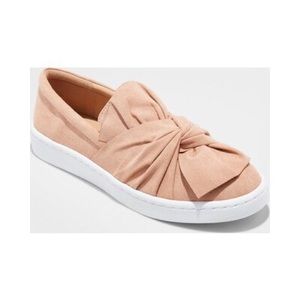 NWT// A.N.A blush pink /bow and knot sneakers